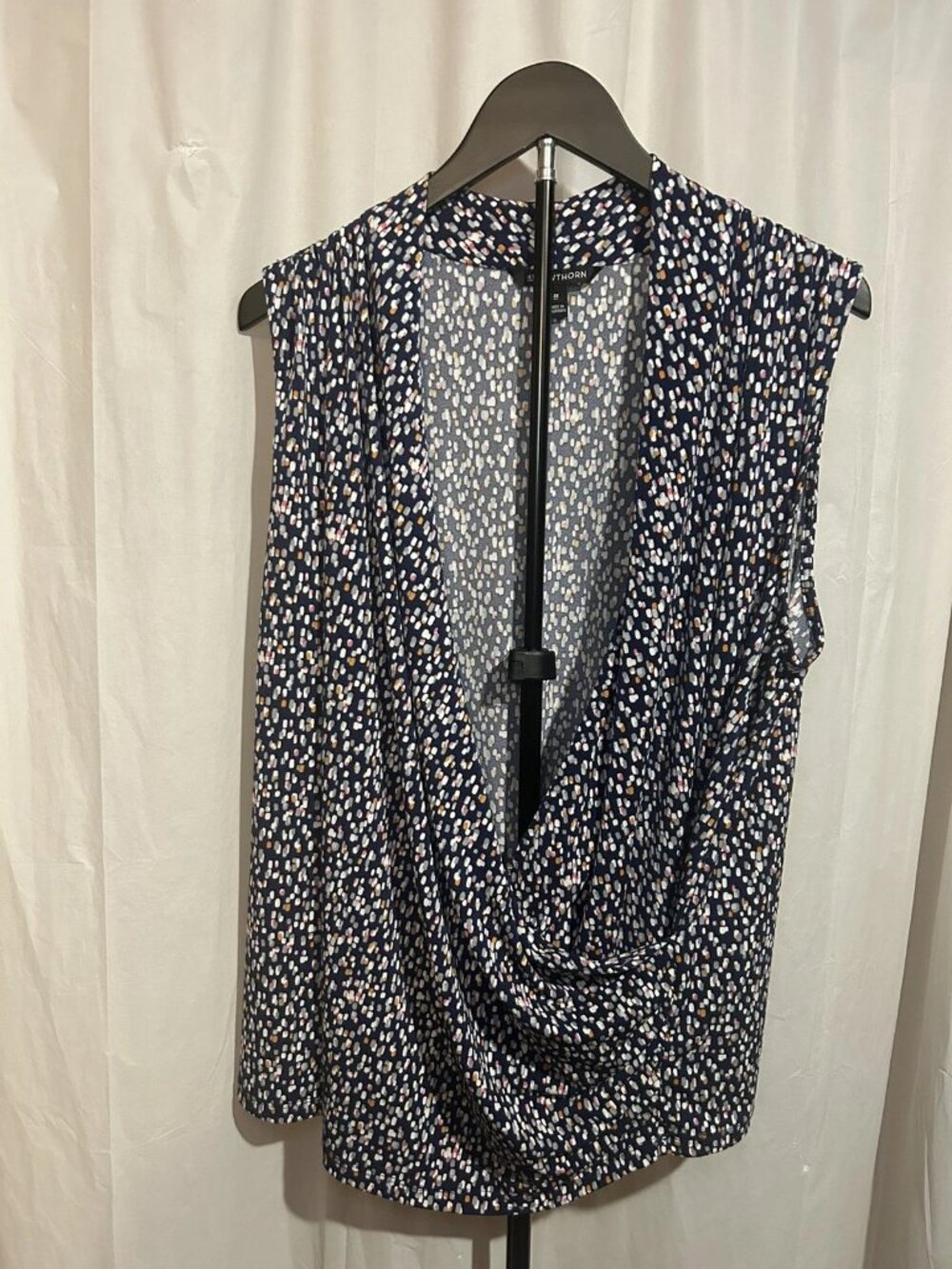 41 Hawthorn Top Blue White Abstract Print Wrap Style Sleeveless Vneck Size 3X